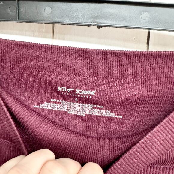 Betsey Johnson Small Performance Black Ankle Leggings Yoga Pilates Gym Running - Picture 2 of 3